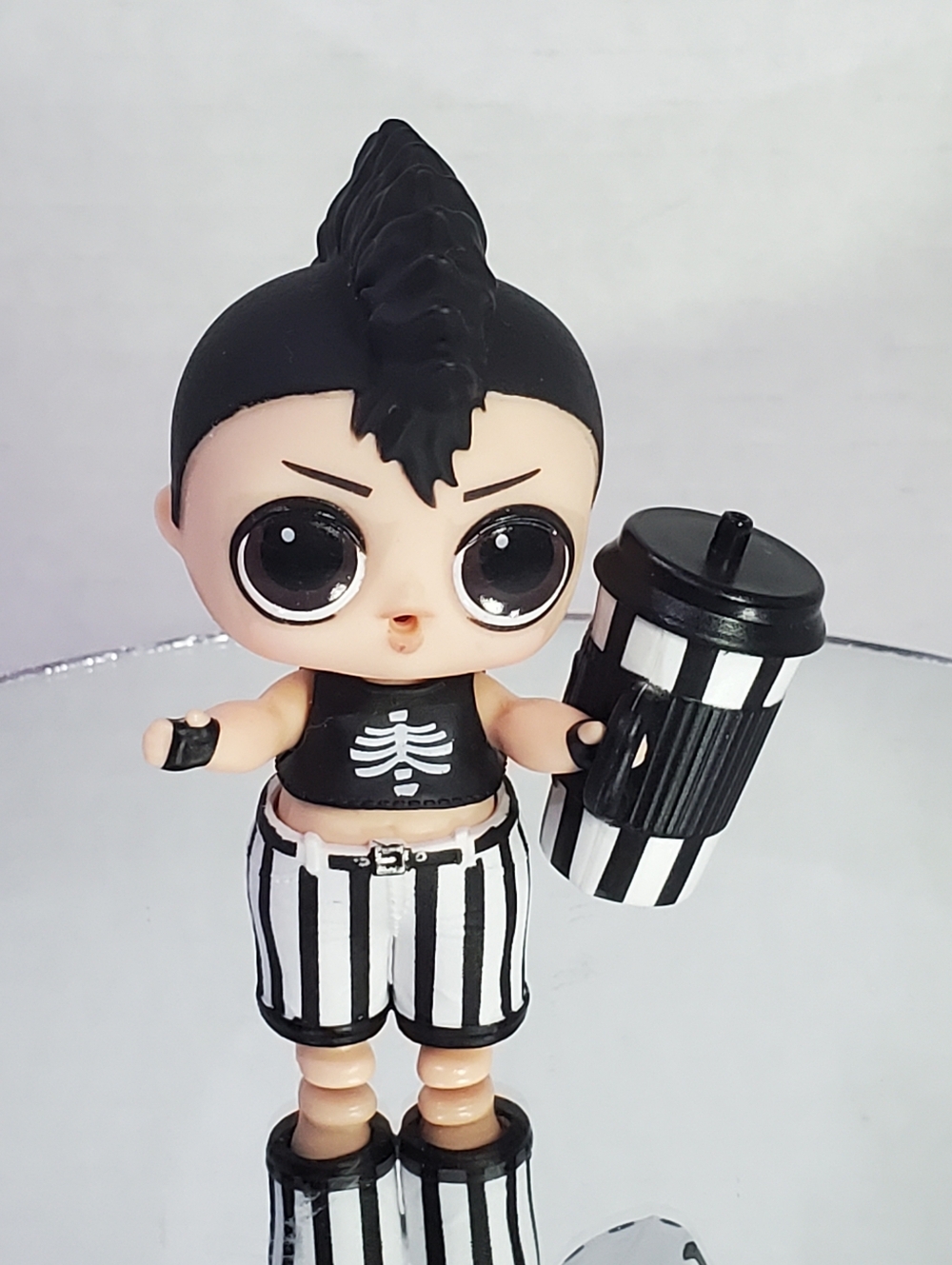 L O L  Surprise Lol L.O.L. Rocker with Mohawk Hair  + Accesory